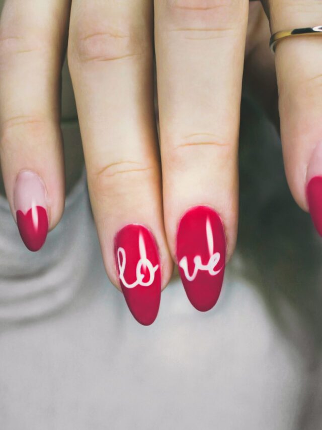 Top Minimalist Nail Art Designs for july 2023