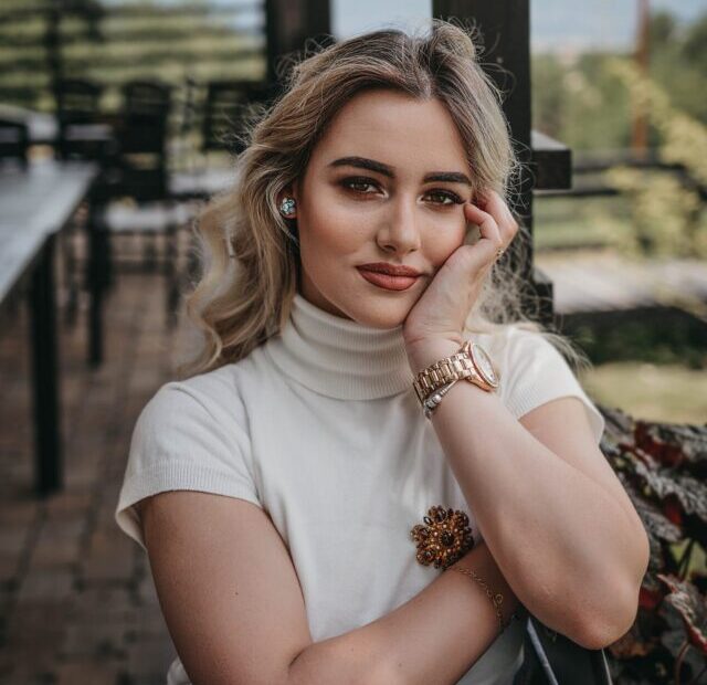 teodora-popa-photographer-H0PHCtE8uaQ-unsplash
